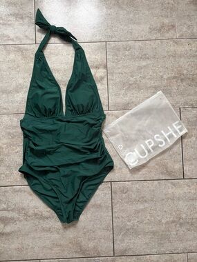 Cupshe Women Dark Green Halter One-Piece Swimsuit with tags